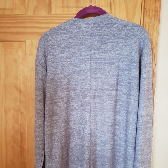 Womans sweater - Picture 2 of 5